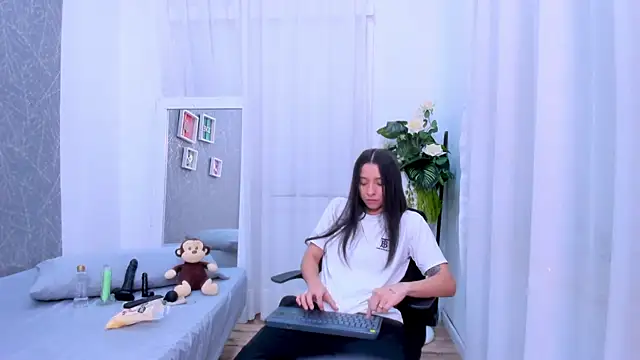 Snapshot of ViictoriiaSaenz chatting on 02-05-26, 04:06 ViictoriiaSaenz online show from 02-05-26, 04:06