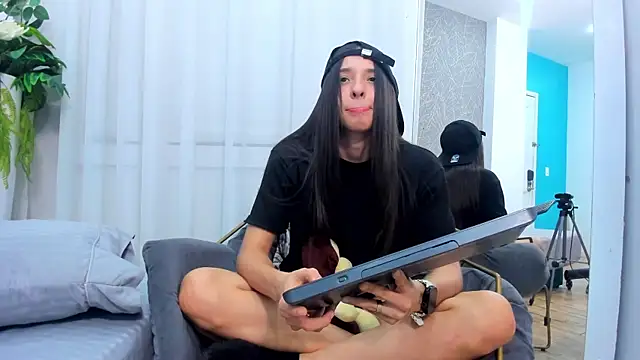 Snapshot of ViictoriiaSaenz chatting on 02-20-26, 03:47 ViictoriiaSaenz online show from 02-20-26, 03:47