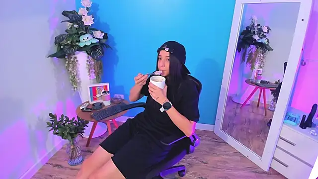 Snapshot of ViictoriiaSaenz chatting on 02-24-26, 04:43 ViictoriiaSaenz online show from 02-24-26, 04:43