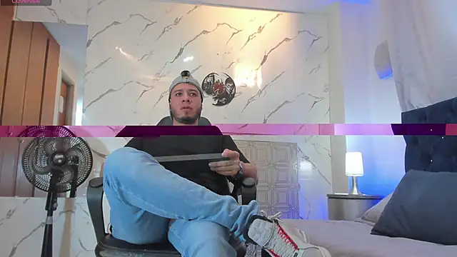 Snapshot of jacob_garcia chatting on 03-04-26, 12:33 jacob garcia online show from 03-04-26, 12:33