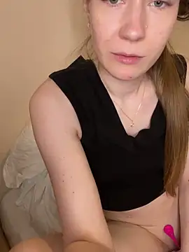 Snapshot of midnight_ballerina_ chatting on 05-22-26, 01:02 midnight ballerina online show from 05-22-26, 01:02