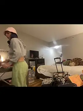 MegaTinyyy online show from 07-02-26, 03:23