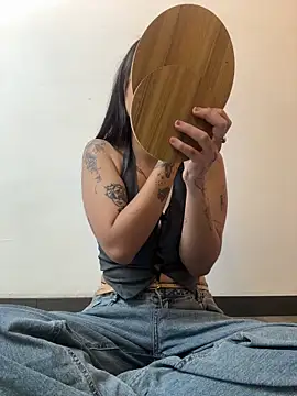 Abriil cutee online show from 04-11-26, 02:21