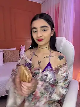 Snapshot of Abriil_cutee chatting on 05-20-26, 05:19 Abriil cutee online show from 05-20-26, 05:19