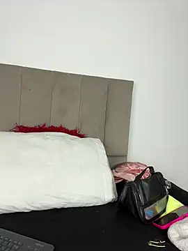 Snapshot of LeslyCooper1 chatting on 02-11-26, 07:19 LeslyCooper1 online show from 02-11-26, 07:19