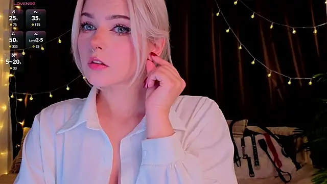 Snapshot of ShyniAlice chatting on 04-25-26, 02:58 ShyniAlice online show from 04-25-26, 02:58