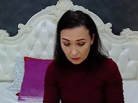 Snapshot of VeraNoir chatting on 02-06-26, 12:19 VeraNoir online show from 02-06-26, 12:19