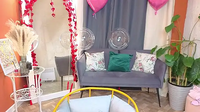 Snapshot of KitKatie chatting on 02-13-26, 08:27 KitKatie online show from 02-13-26, 08:27