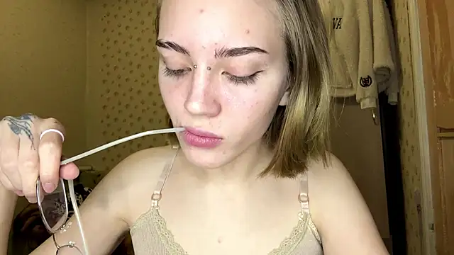 KerieDitti online show from 01-11-26, 02:11