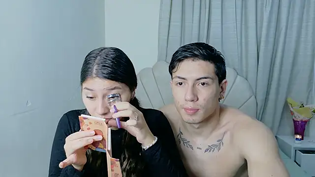 Snapshot of ScarlettAndLucas chatting on 05-28-26, 11:35 ScarlettAndLucas online show from 05-28-26, 11:35