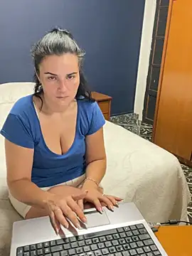 Snapshot of Alice_Dan chatting on 07-20-26, 07:22 Alice Dan online show from 07-20-26, 07:22