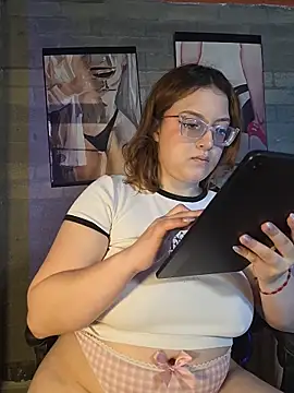 Snapshot of Mia_Franklyn chatting on 02-03-26, 11:43 Mia Franklyn online show from 02-03-26, 11:43