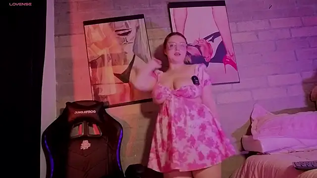 Snapshot of Mia_Franklyn chatting on 03-08-26, 02:04 Mia Franklyn online show from 03-08-26, 02:04