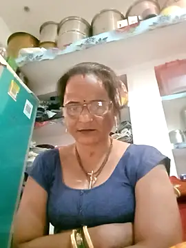 Snapshot of kiiuu_sexe chatting on 02-13-26, 06:53 kiiuu sexe online show from 02-13-26, 06:53