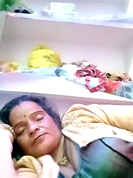 Snapshot of kiiuu_sexe chatting on 02-19-26, 09:33 kiiuu sexe online show from 02-19-26, 09:33