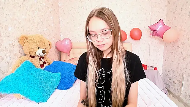 LolliStrawberry online show from 03-16-26, 02:28