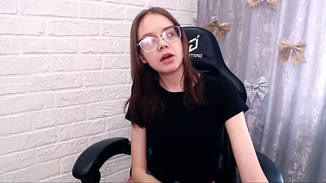 LolliStrawberry online show from 03-29-26, 01:38