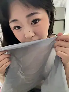 Snapshot of Mloy-01 chatting on 02-01-26, 01:09 Mloy-01 online show from 02-01-26, 01:09