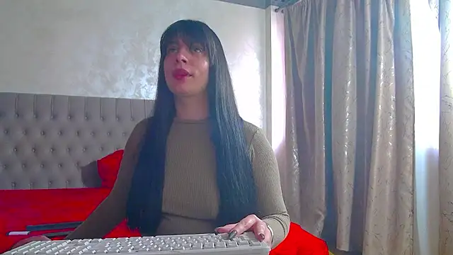 Snapshot of MaddyAllure chatting on 02-26-26, 01:32 MaddyAllure online show from 02-26-26, 01:32