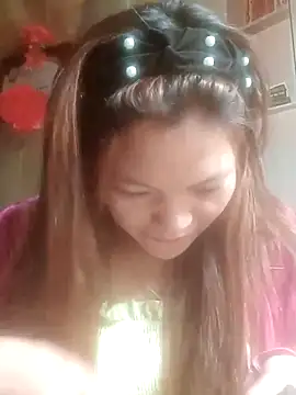 Snapshot of jjennyyy chatting on 05-05-26, 02:41 jjennyyy online show from 05-05-26, 02:41