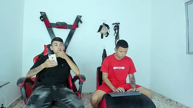 Snapshot of LatinsGuys18 chatting on 01-10-26, 12:40 LatinsGuys18 online show from 01-10-26, 12:40