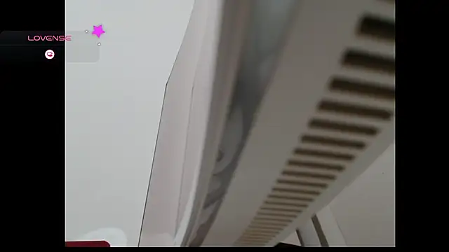 Snapshot of girlonee chatting on 01-15-26, 08:19 girlonee online show from 01-15-26, 08:19