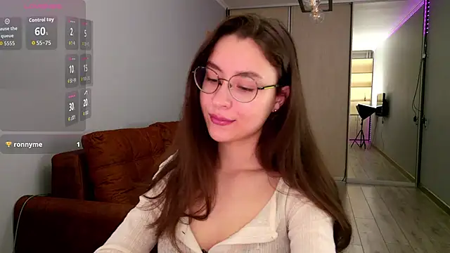 Snapshot of classy____ chatting on 04-28-26, 04:17 classy online show from 04-28-26, 04:17