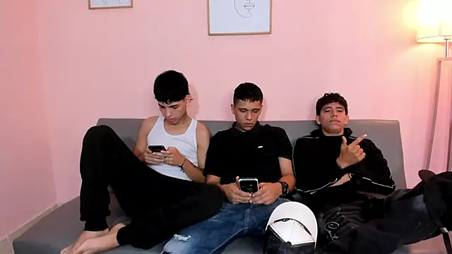 Snapshot of naksusboys chatting on 01-10-26, 01:57 naksusboys online show from 01-10-26, 01:57