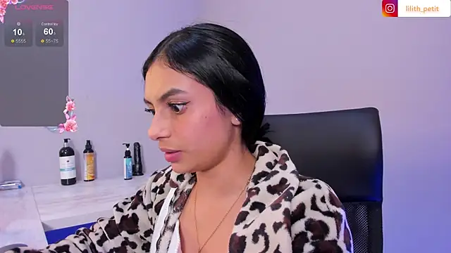 lilith petit  online show from 07-05-26, 01:23