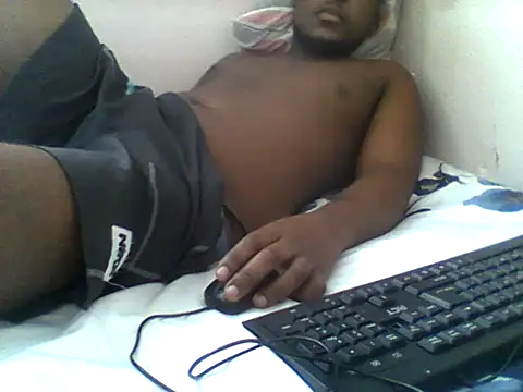 Snapshot of handsomeguy02 chatting on 05-25-26, 12:22 handsomeguy02 online show from 05-25-26, 12:22