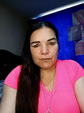 Snapshot of lee_hot chatting on 01-13-26, 04:23 lee hot online show from 01-13-26, 04:23