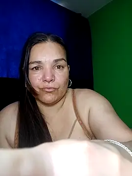 Snapshot of lee_hot chatting on 02-03-26, 04:23 lee hot online show from 02-03-26, 04:23