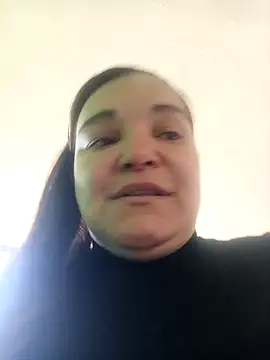 Snapshot of lee_hot chatting on 02-15-26, 02:14 lee hot online show from 02-15-26, 02:14