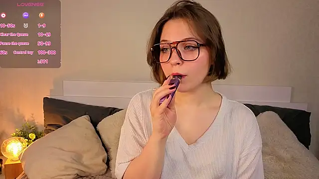 Next2Marie online show from 04-10-26, 02:28