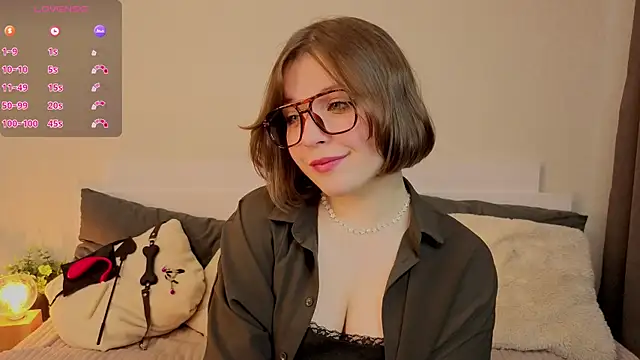 Next2Marie online show from 04-15-26, 05:36