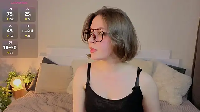 Snapshot of Next2Marie chatting on 04-24-26, 05:54 Next2Marie online show from 04-24-26, 05:54