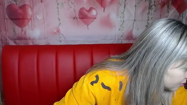 Snapshot of VeronicaSvitt chatting on 02-12-26, 01:17 VeronicaSvitt online show from 02-12-26, 01:17