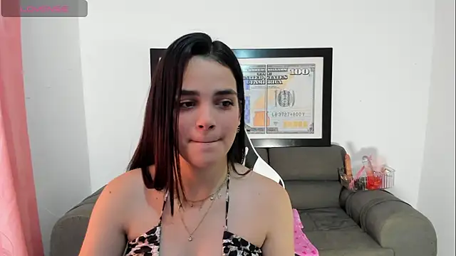 Snapshot of LucianaMoreau chatting on 03-18-26, 11:30 LucianaMoreau online show from 03-18-26, 11:30
