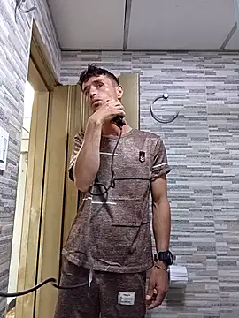 torvyHot online show from 04-11-26, 08:13