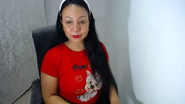 soyElena46 online show from 06-08-26, 12:05