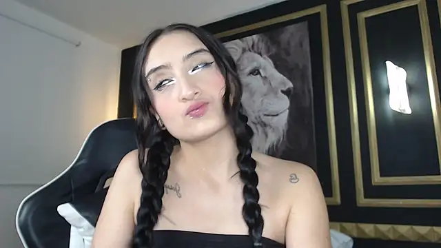 Snapshot of emma_hiltonn_ chatting on 02-11-26, 02:27 emma hiltonn online show from 02-11-26, 02:27