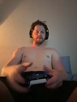 Issa Crazed online show from 03-15-26, 07:14