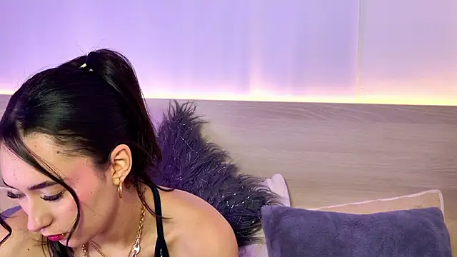 Snapshot of AliceeBloom chatting on 02-05-26, 10:20 AliceeBloom online show from 02-05-26, 10:20