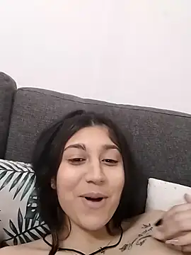 Roxanamadia online show from 02-15-26, 05:20