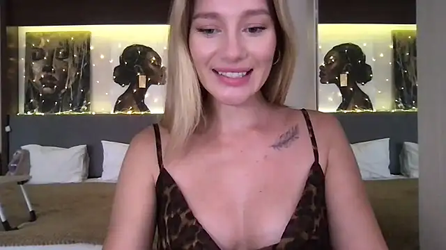 Stella muse online show from 01-18-26, 03:43