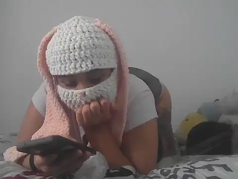 needybunnyxx online show from 01-12-26, 07:46