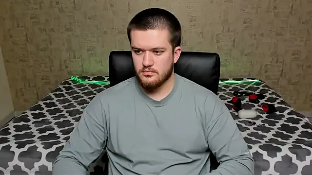 Snapshot of Well_boy chatting on 04-05-26, 06:27 Well boy online show from 04-05-26, 06:27