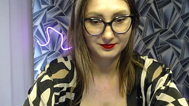 NikkiKiss    online show from 05-16-26, 12:07