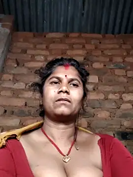 Hot di97 online show from 04-10-26, 10:58