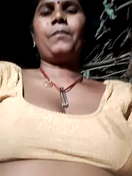 Hot di97 online show from 05-25-26, 03:18